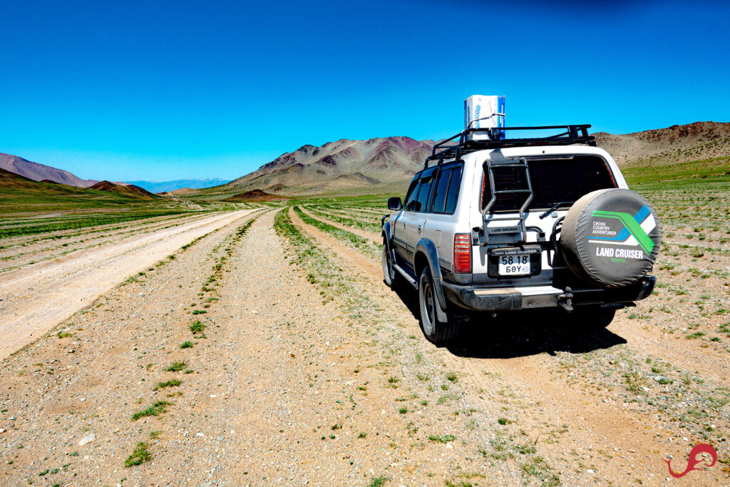 Explore Mongolia by 4x4 © Sten Johansson