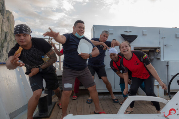 Ferox liveaboard crew at your service © Sten Johansson